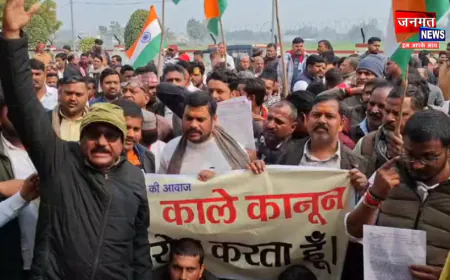 चंदौली: यूजीसी एक्ट के खिलाफ सवर्ण समाज का प्रदर्शन, डीएम को सौंपा पत्रक