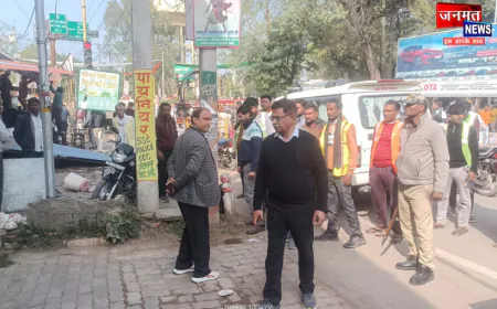 उरई में अतिक्रमण पर चला प्रशासन का बुलडोजर, जिला परिषद क्षेत्र में हटाया गया अवैध कब्जा