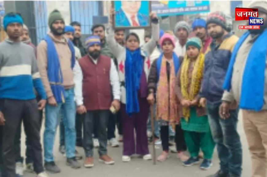 मुजफ्फरनगर: बाबा साहेब अंबेडकर के छायाचित्र को जलाने का विरोध, भीम आर्मी ने किया जोरदार प्रदर्शन