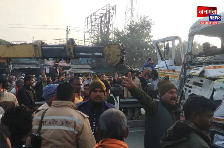 चंदौली में नेशनल हाईवे पर सड़क हादसा, हाइवा व ट्रक की टक्टर में चालक घायल