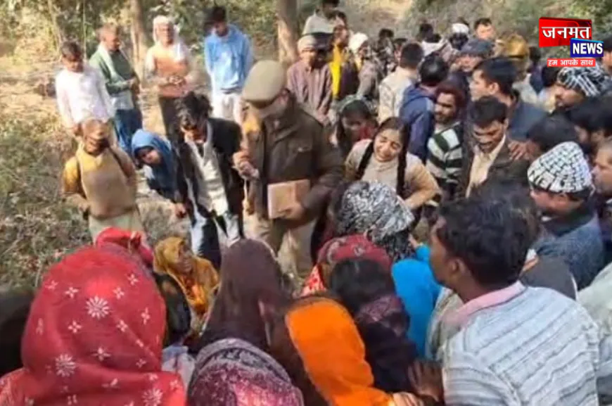 एटा में पिकअप की टक्कर से साइकिल सवार की मौत, एंबुलेंस को भी मारी टक्कर; कई घायल