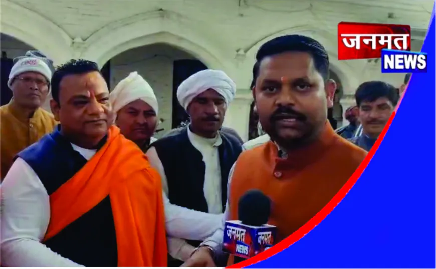 मुज़फ्फरनगर कलेक्ट्रेट में कश्यप समाज का विशाल प्रदर्शन, मुकदमे वापस लेने की मांग को लेकर चेतावनी