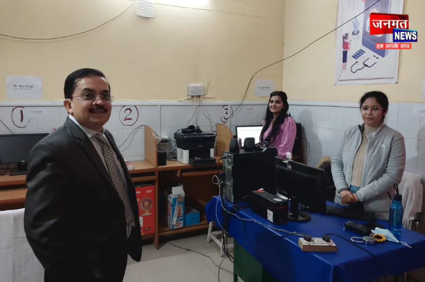 मुज़फ्फरनगर: जिला चिकित्सालय में स्वास्थ्य सेवाओं की सख्त पड़ताल, CMO डॉ. सुनील तेवतिया ने किया औचक निरीक्षण