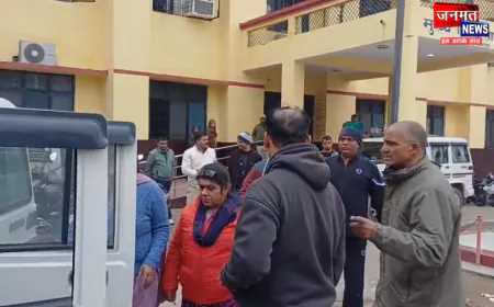 हाथरस के CMO ऑफिस की महिला बाबू गिरफ्तार, ₹5000 की रिश्वत लेते एंटी करप्शन टीम ने धरा