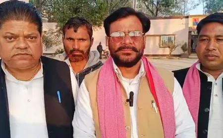 SIR के नाम पर वोटर लिस्ट से छेड़छाड़! डीह में सपा का थाने पर जोरदार प्रदर्शन