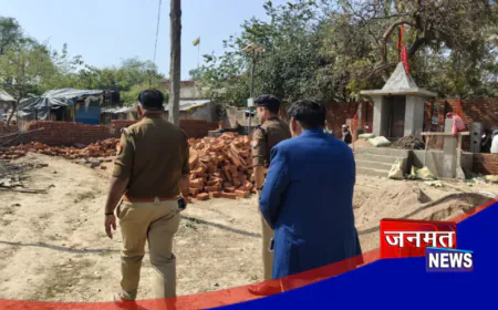 प्रतापगढ़: मंदिर निर्माण को लेकर दो समुदाय में विवाद व तनाव, पुलिस ने गांव में डाला डेरा