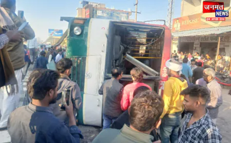 डिवाइडर से टकराई बरेली से एटा जा रही यूपी रोडवेज की बस, कई सवारियां घायल; राहत व बचाव कार्य जारी