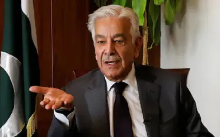 'अमेरिका ने हमें टॉयलेट पेपर की तरह इस्तेमाल कर फेंक दिया', पाकिस्तान के रक्षा मंत्री का कबूलनामा