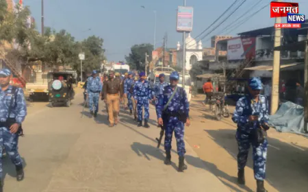बलरामपुर में सुरक्षा को लेकर फ्लैग मार्च, त्योहारों और पंचायत चुनाव को लेकर RAF-पुलिस ने कसी कमर