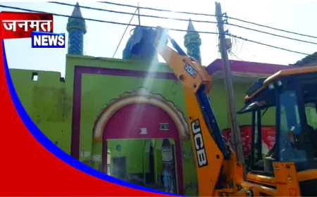 नरौली में 225 वर्ग मीटर में बने अवैध मदरसे पर प्रशासन का चला बुलडोजर