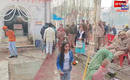 लखीमपुर: महाशिवरात्रि के अवसर पर उमड़ा श्रद्धालुओं का सैलाब, बम बम भोले के जयकारे गूंज उठा शहर