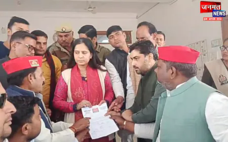 संभल: यादव लव स्टोरी मूवी के विरोध में सपा कार्यकर्ताओं ने दिया ज्ञापन, फिल्म रोकने की मांग