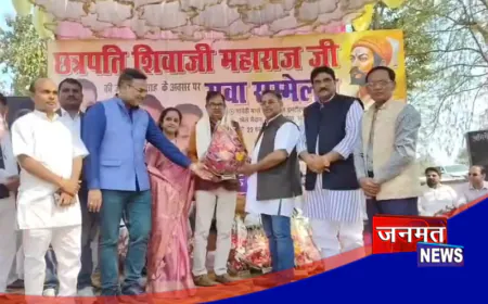 अयोध्या: गोसाईंगंज विधानसभा प्रत्याशी डॉ. सर्वेश वर्मा ने किया युवा सम्मेलन का आयोजन, 11 बेटियों को किया सम्मानित