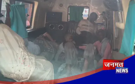 एटा में ट्रक-ऑटो की टक्कर, एक की मौत सात घायल; पुलिस ने जब्त किया ट्रक