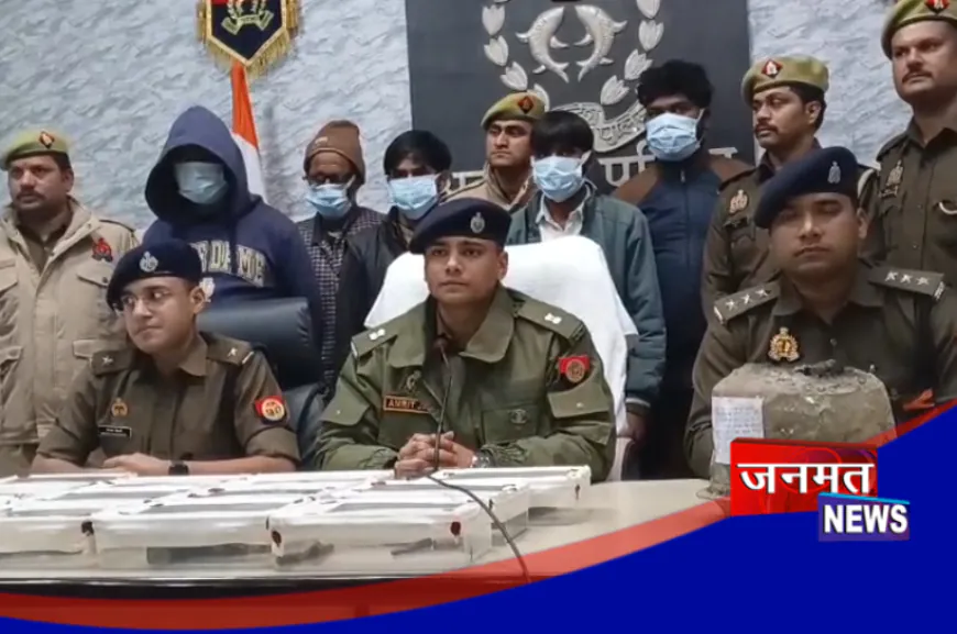 अलीगढ़ पुलिस ने अवैध शस्त्र बनाने की फैक्ट्री का किया भंडाफोड़, पांच गिरफ्तार; हथियारों का जखीरा बरामद
