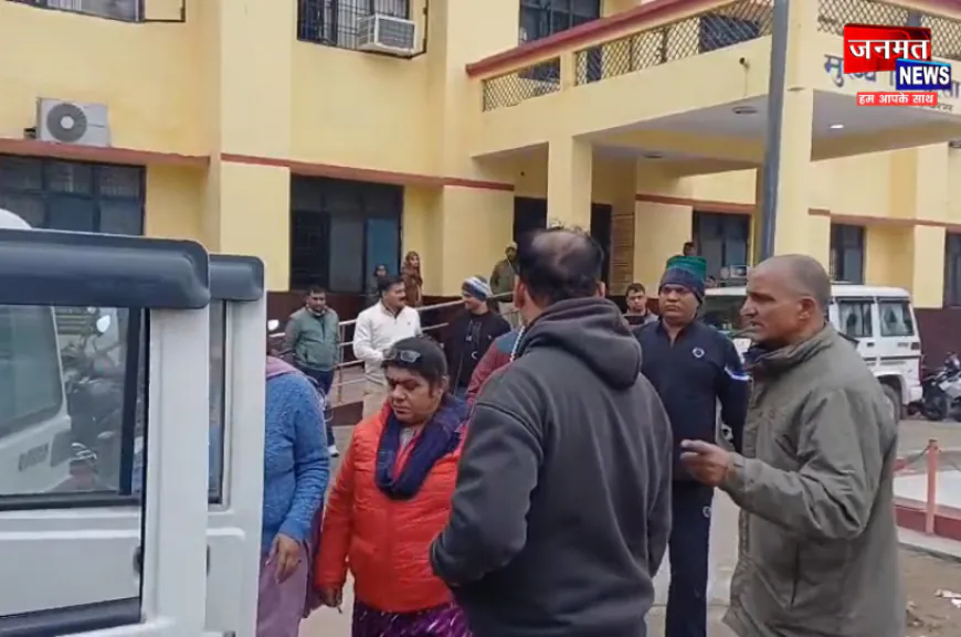 हाथरस के CMO ऑफिस की महिला बाबू गिरफ्तार, ₹5000 की रिश्वत लेते एंटी करप्शन टीम ने धरा