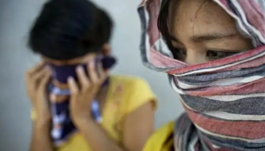 रिटायर्ड दारोगा के  ढाबे पर सेक्स रैकेट