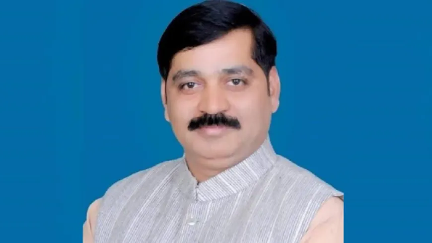 सपा के राष्ट्रीय प्रवक्ता मनोज यादव गिरफ्तार, छेड़छाड़ व एससी-एसटी एक्ट के तहत बाराबंकी में दर्ज था केस