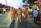 औरैया: त्योहारों को लेकर अलर्ट मोड पर है पुलिस, एसपी अभिषेक भारती ने किया पैदल गश्त
