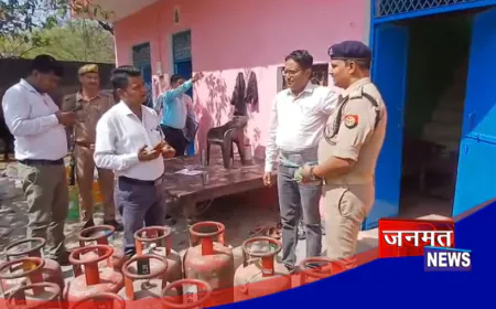 औरैया: अवैध गैस गोदाम का भंडाफोड़, बिक्री के लिए रखे गए सिलेंडरों की खेप पुलिस-प्रशासन ने की बरामद