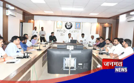 गैस की काला बाजारी नहीं होने देंगे, गैस की कोई कमी नहीं: जिलाधिकारी फिरोजाबाद रमेश रंजन