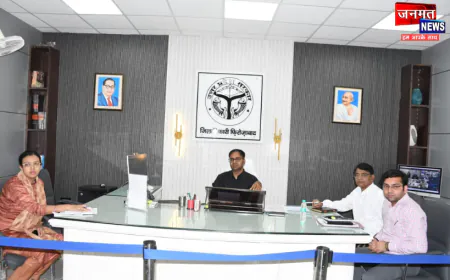 फिरोजाबाद: डीएम ने गैस एजेन्सी मालिकों के साथ की बैठक, कालाबाजारी करने पर लाइसेंस रद्द करने की चेतावनी