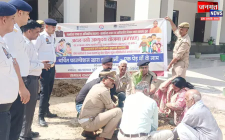 फिरोजाबाद: समाज कल्याण विभाग की पहल, लगाया एक पेड़ मां के नाम; दिया पर्यावरण संरक्षण का संदेश