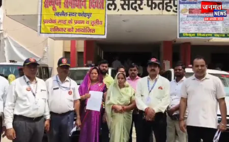 फतेहपुर में दबंगों ने पूर्व फौजी के घर पर चलाया बुलडोजर, न्याय के लिए भटक रही महिला