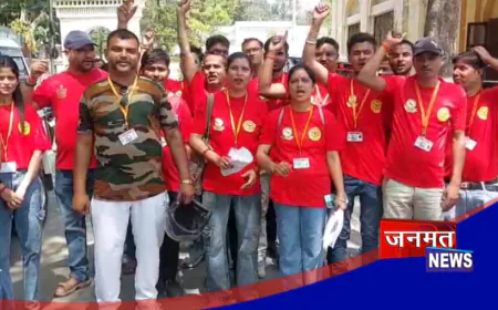 हरदोई में उप्र आपदा मित्र एसोसिएशन ने विभिन्न मांगों को लेकर दिया ज्ञापन