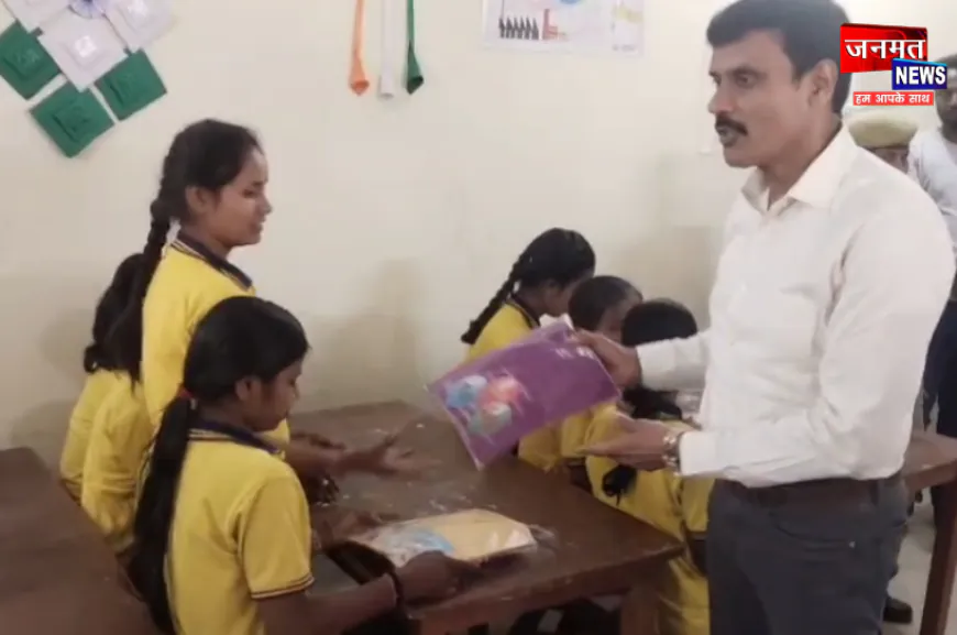 बलिया: बालिका गृह पहुंचकर DM ने खिलाई गोझिया, दिए नए कपड़े; कहा- किसी सुविधा में नहीं होगी कमी