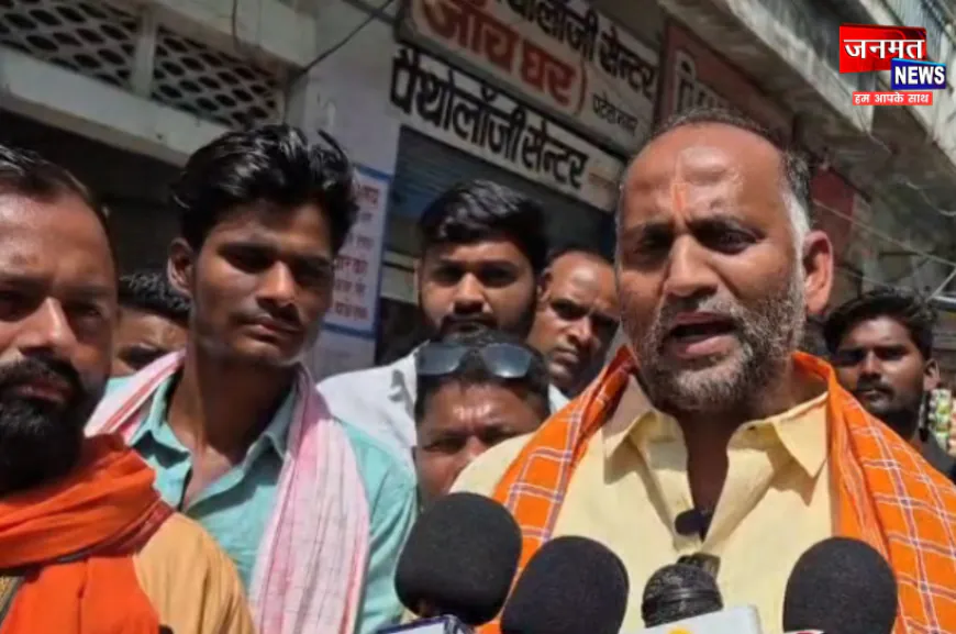 चंदौली: जल निगम कार्यालय पहुंचे पूर्व सपा विधायक मनोज सिंह डब्लू, उठाई संविदा कर्मचारियों की समस्या