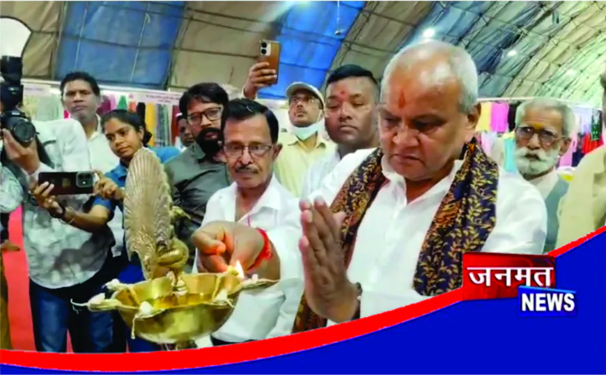 बरेली में हथकरघा बुनकर मेले का सांसद छत्रपाल गंगवार ने किया उद्घाटन, देशभर के कारीगरों ने लगाए स्टॉल