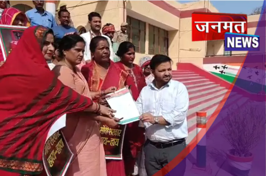 फिरोजाबाद: गैस सिलेंडर की समस्या को लेकर सपा की महिला कार्यकर्ताओं का प्रदर्शन, एसडीएम को सौंपा ज्ञापन