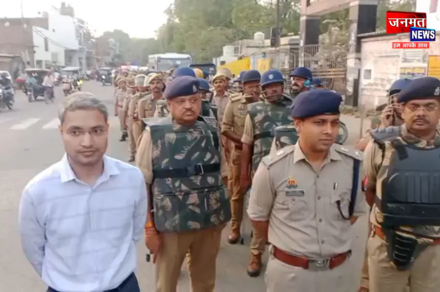 फतेहपुर: ईद और नवरात्रि को लेकर सुरक्षा व्यवस्था चाक-चौबंद, डीएम व एसपी ने किया फ्लैग मार्च