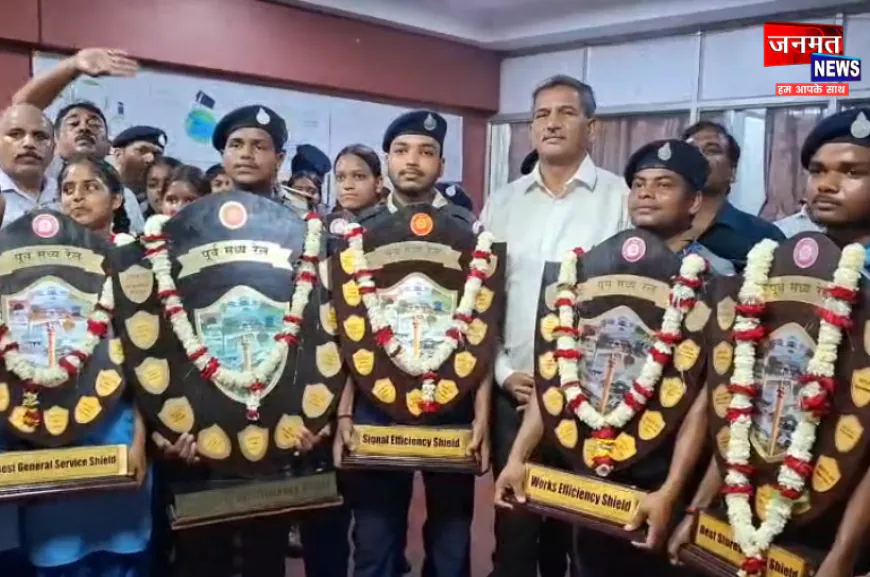 चन्दौली: पूर्व मध्य रेल में डीडीयू मंडल बना 'सर्वश्रेष्ठ', 70वें रेल सप्ताह में 11 शील्ड के साथ मनाया जश्न