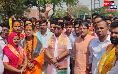 हाथरस: सासनी में श्री हनुमान जन्मोत्सव पर निकली भव्य शोभायात्रा, श्रीराम के जयघोष से गुंजायमान हुआ नगर