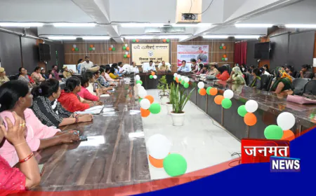 उरई: ‘हक की बात’ में बेटियों ने बेझिझक रखी आवाज, डीएम ने दिए त्वरित समाधान के निर्देश