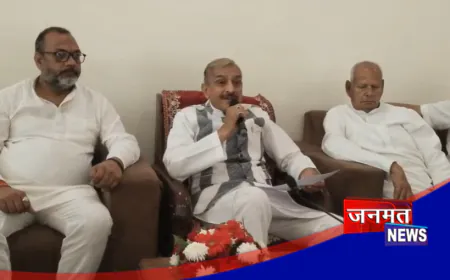 प्रतापगढ़: प्रमोद तिवारी ने मोदी सरकार की नीतियों पर साधा निशाना, तेल-गैस संकट और घोटाले का लगाया आरोप