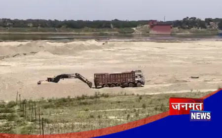 उरई: यमुना नदी के जीतामऊ मौरंग खंड से किसानों के खेतों से जबरन मौरंग उठा रहा दबंग ठेकेदार