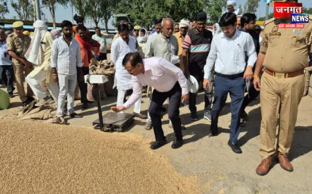 उरई: गेहूं खरीद में पारदर्शिता की सख्त निगरानी, डीएम ने मंडियों में पहुंचकर व्यवस्थाओं का लिया जायजा