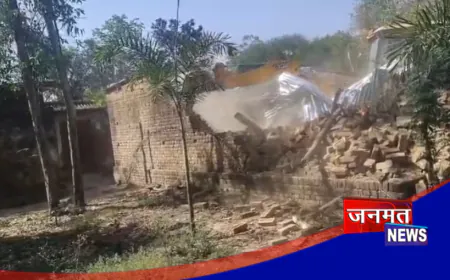 बहराइच: अवैध अतिक्रमण पर तहसील प्रशासन सख्त, जेसीबी से की गई ध्वस्तीकरण कार्रवाई