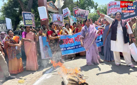 औरैया में महिला सम्मेलन आयोजित, मंत्री प्रतिभा शुक्ला ने कहा- राष्ट्र निर्माण में अहम भूमिका निभा रही नारी