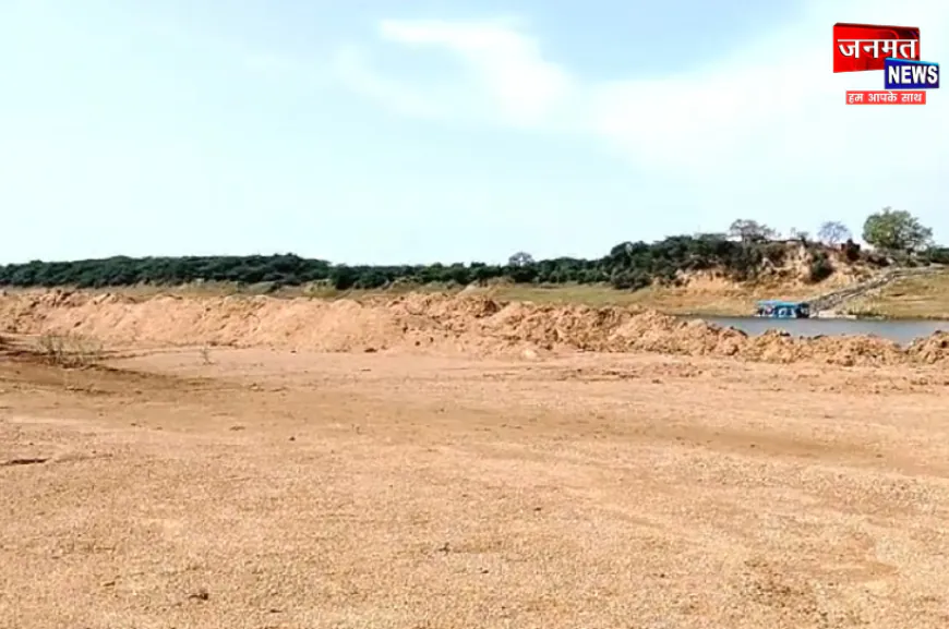 सूचना बोर्ड पर नाम नहीं और न खोली समय सीमा, सांडी मौरम खंड एक का है लाइफ टाइम बीमा