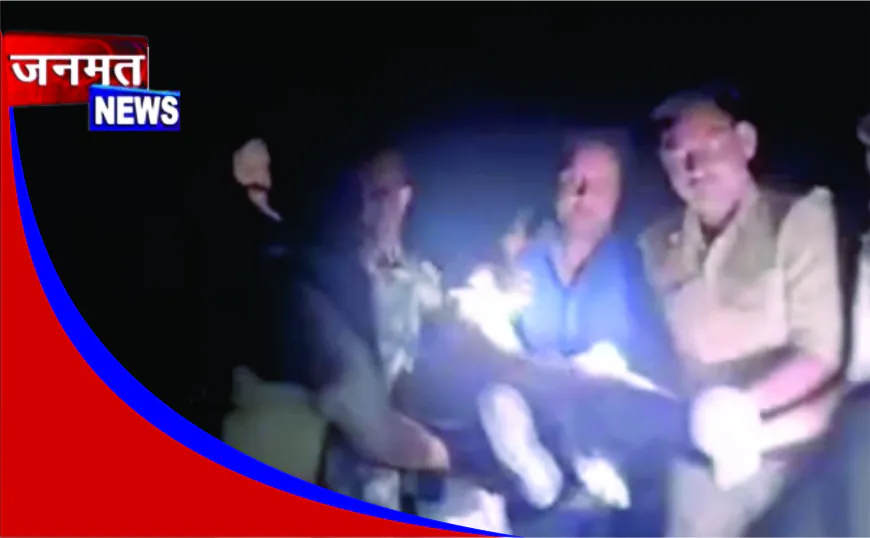 50 हजार के इनामी बदमाश से पुलिस की मुठभेड़, दोनों पैरों में गोली लगने के बाद गिरफ्तार