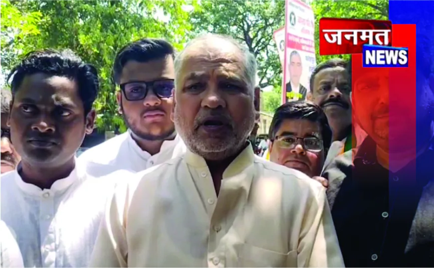 कलेक्ट्रेट में कांग्रेस कार्यकर्ताओं का प्रदर्शन, गैस किल्लत और स्मार्ट मीटर के विरोध में सौंपा ज्ञापन