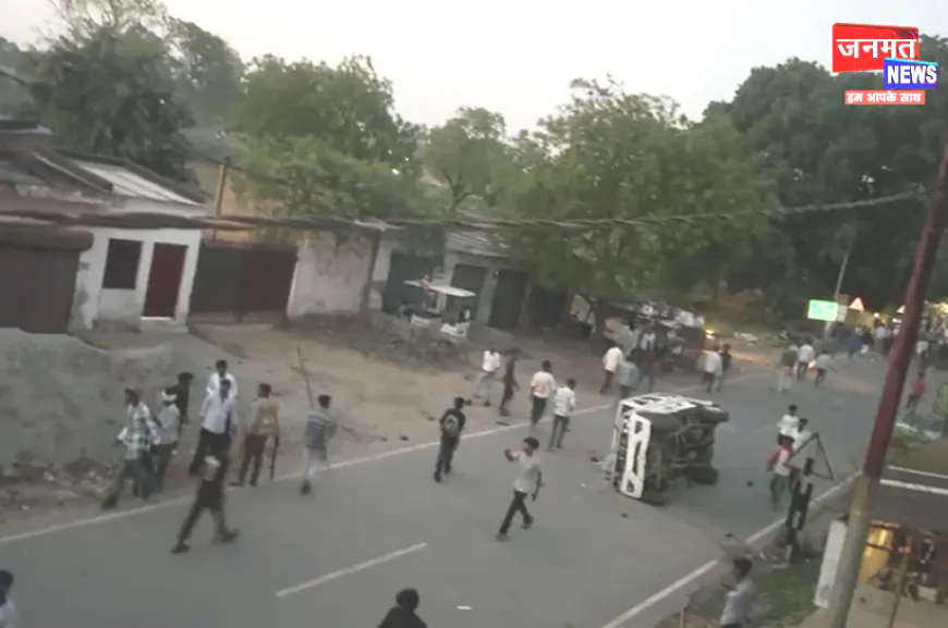 लखीमपुर खीरी में डॉ. अंबेडकर की मूर्ति खंडित होने से भारी बवाल, लोगों ने पुलिस से भी की हाथापाई