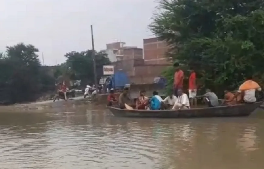 बलिया के गंगा-सरयू घाटों पर मुण्डन कार्यक्रम को लेकर अलर्ट, डीएम ने जारी किए नाव सुरक्षा के सख्त निर्देश