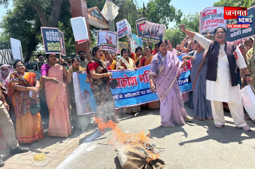 औरैया में महिला सम्मेलन आयोजित, मंत्री प्रतिभा शुक्ला ने कहा- राष्ट्र निर्माण में अहम भूमिका निभा रही नारी