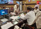 उरई: डीएम राजेश कुमार पाण्डेय ने जनसुनवाई में सुनी शिकायतें, अधिकारियों को समयबद्ध निस्तारण के दिए निर्देश