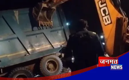 हरदोई: कार और बाइक सवारों को डंपर ने मारी टक्कर, 2 लोगों की मौत; 4 घायल